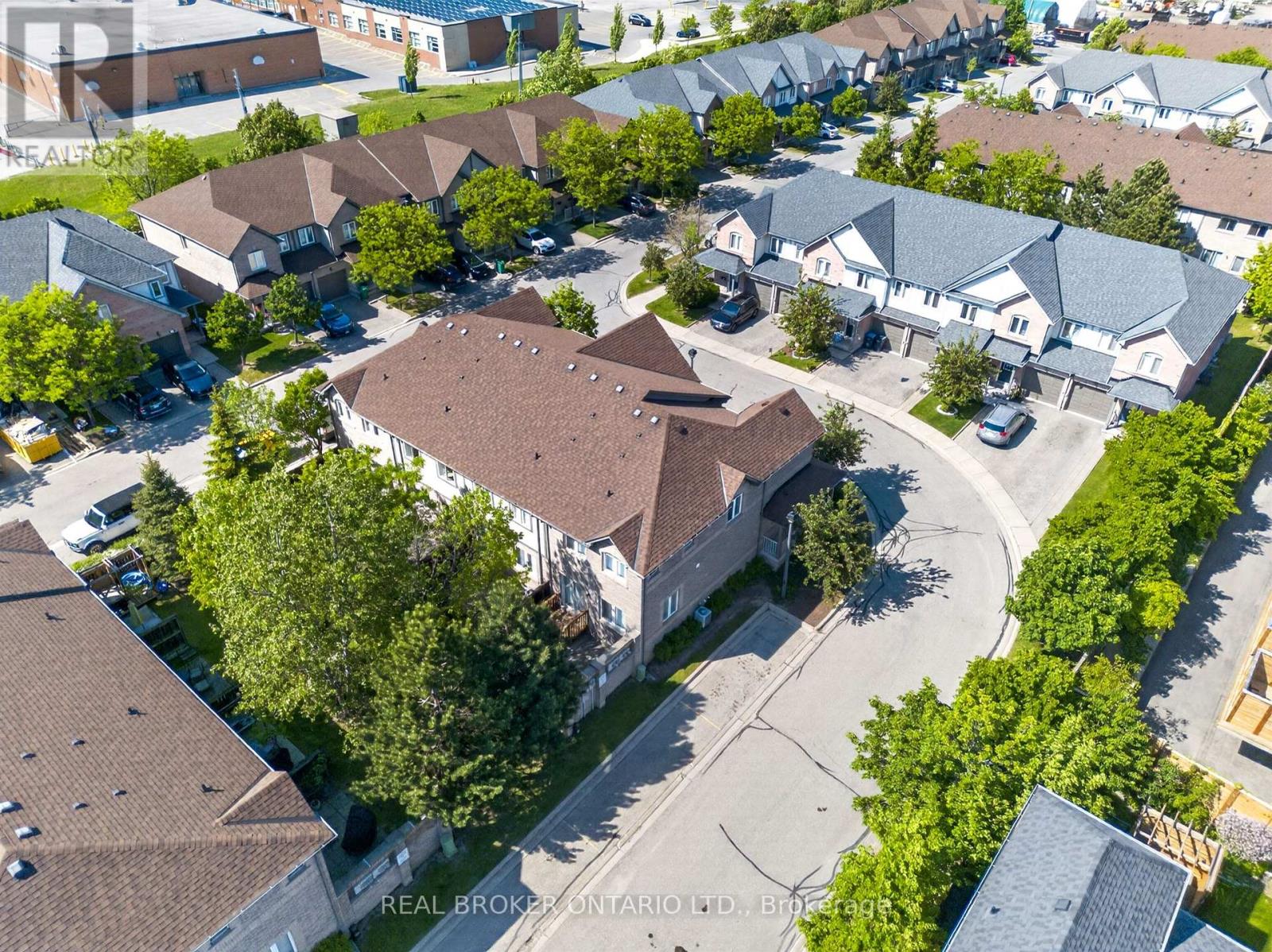 #102 86 JOYMAR DRIVE - Image 40
