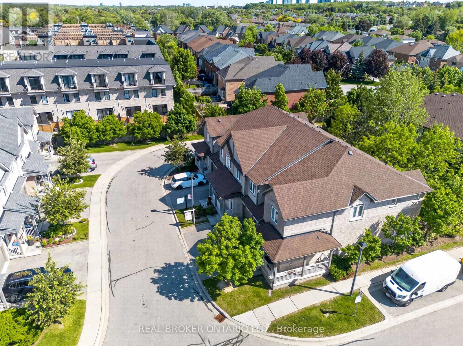 #102 86 JOYMAR DRIVE - 43