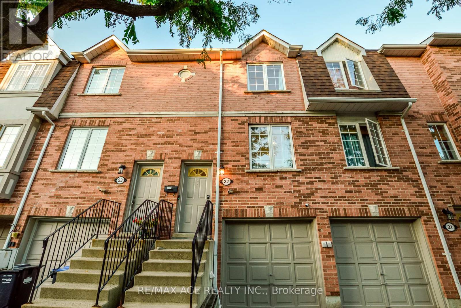 #22 1525 SOUTH PARADE COURT - 2