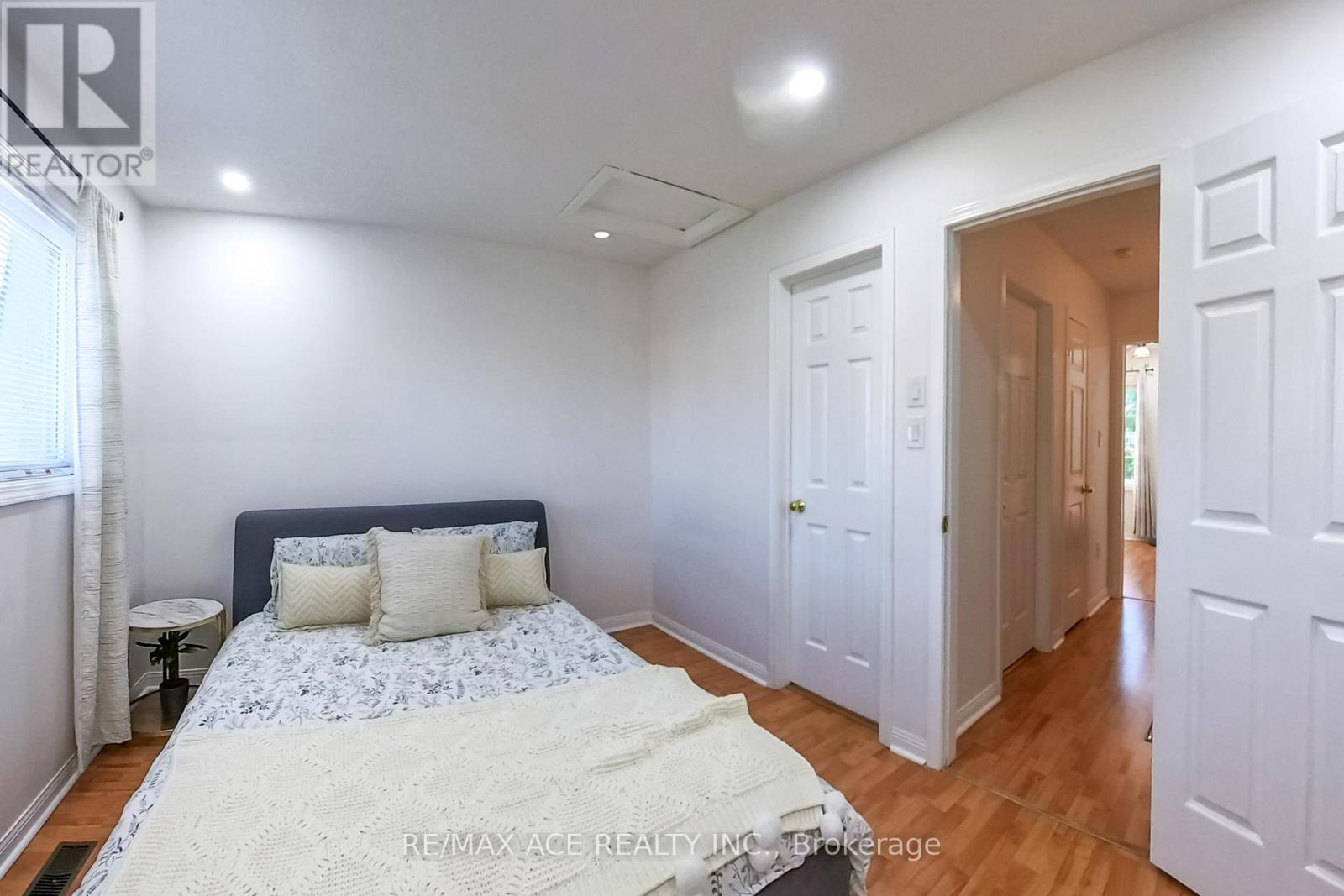 #22 1525 SOUTH PARADE COURT - 25