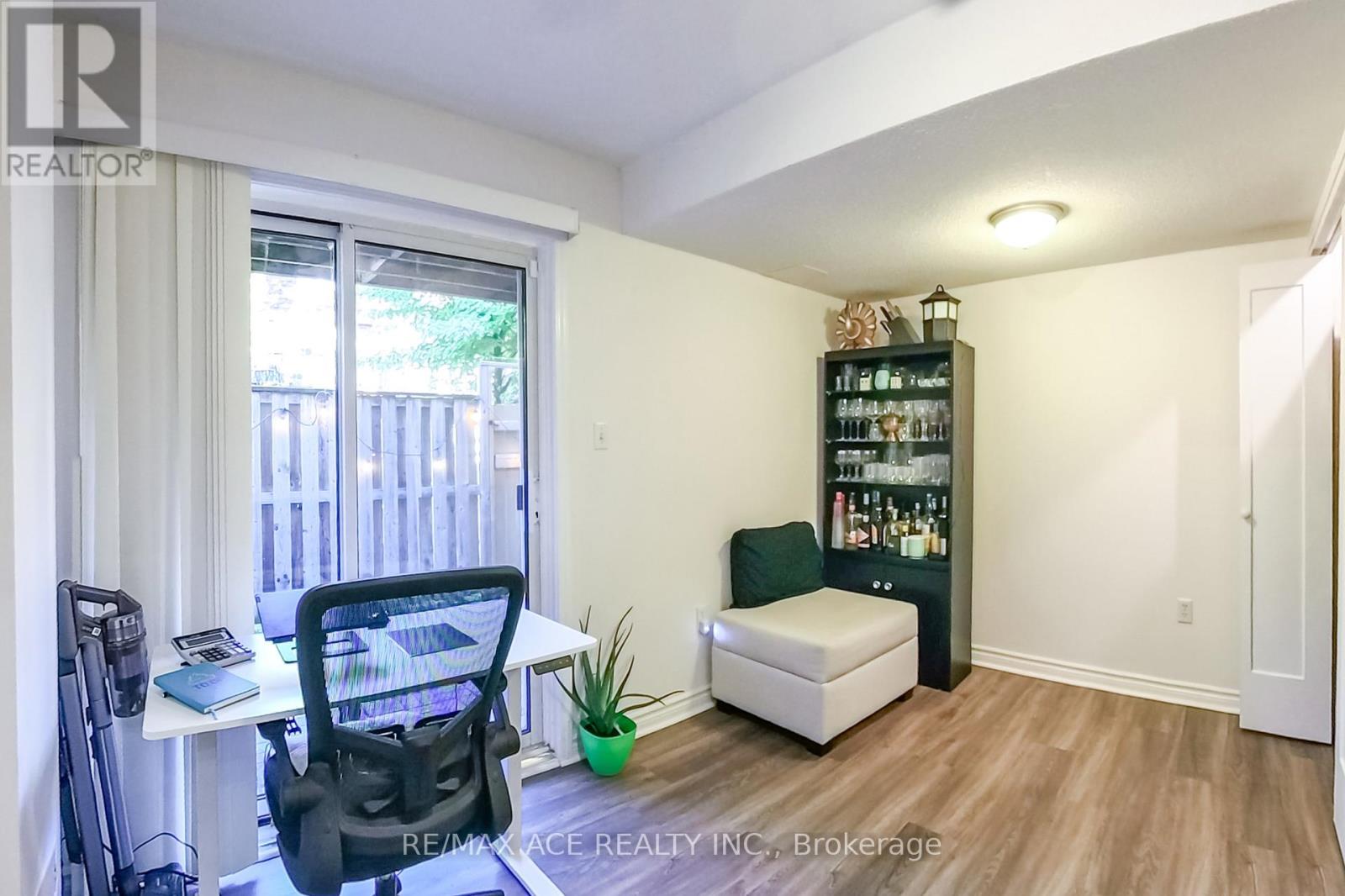#22 1525 SOUTH PARADE COURT - 30