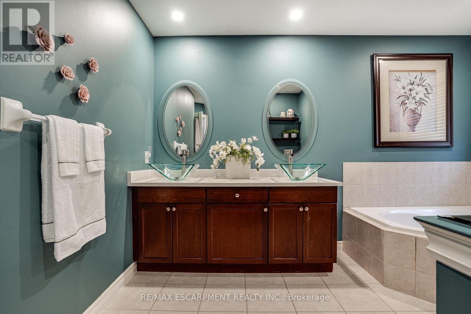 575 STONEHENGE DRIVE - Image 36