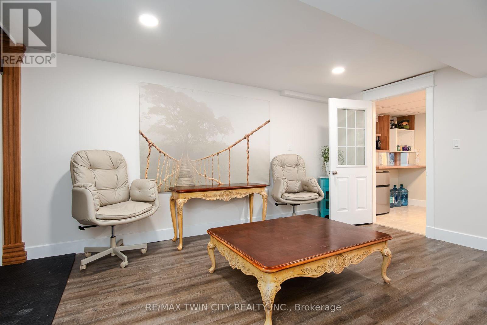 99 JOHN STREET W - Image 33