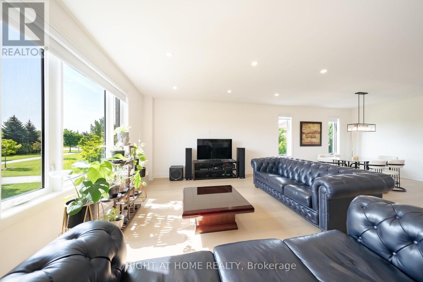 34 HAMPSHIRE PLACE - Image 10
