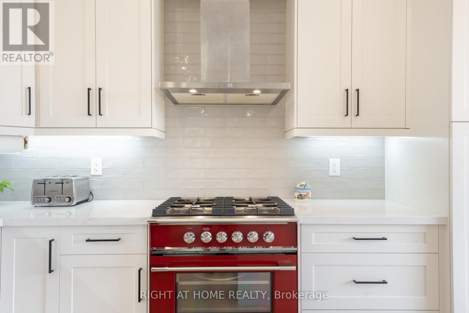 34 HAMPSHIRE PLACE - Image 14