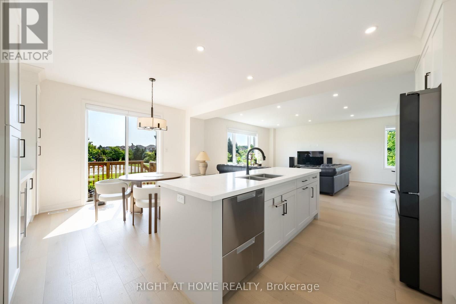 34 HAMPSHIRE PLACE - Image 19