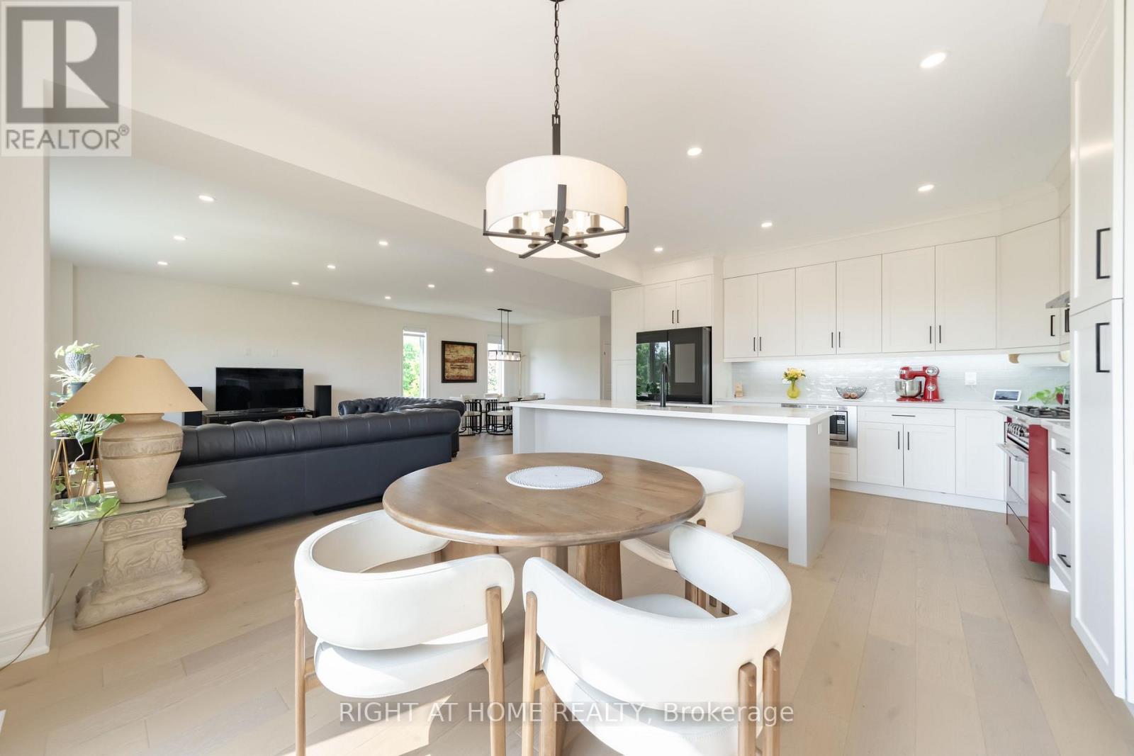 34 HAMPSHIRE PLACE - Image 21