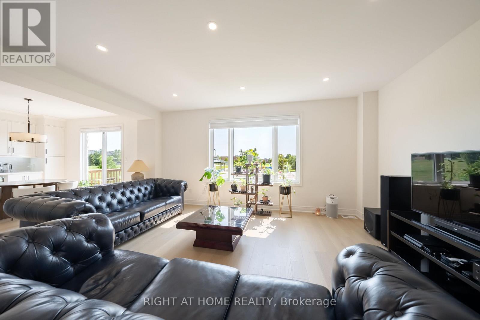 34 HAMPSHIRE PLACE - Image 22