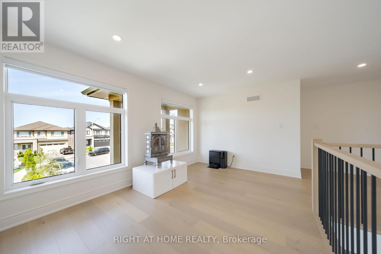 34 HAMPSHIRE PLACE - Image 28