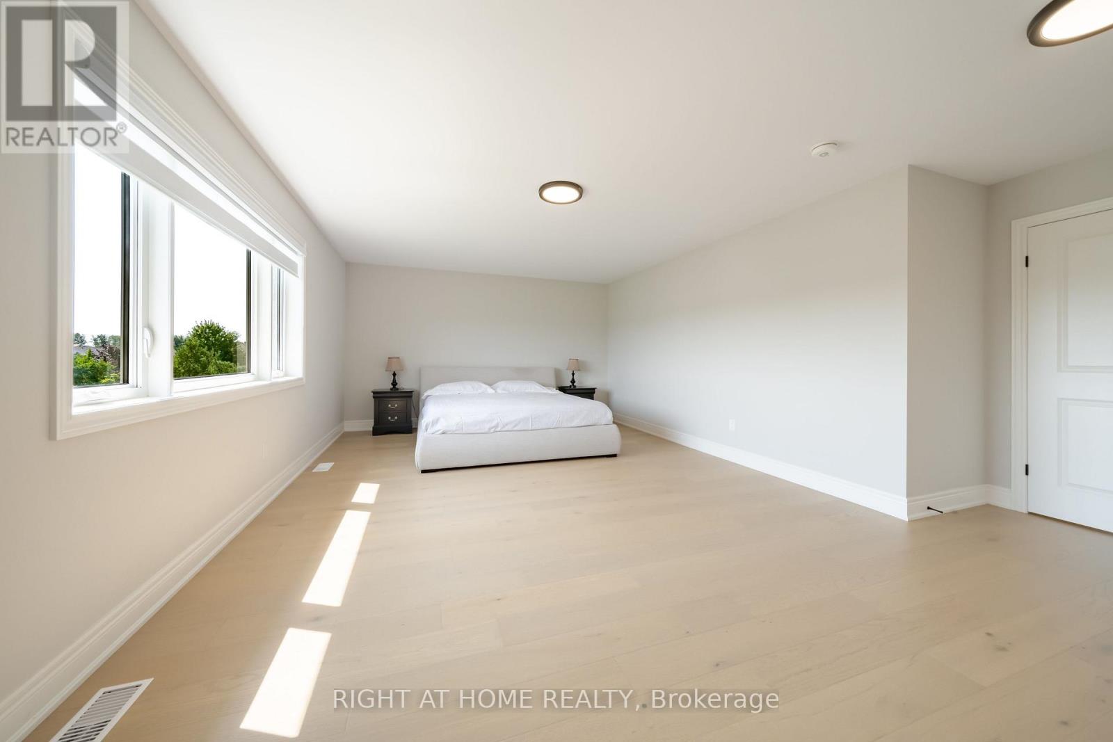 34 HAMPSHIRE PLACE - Image 29
