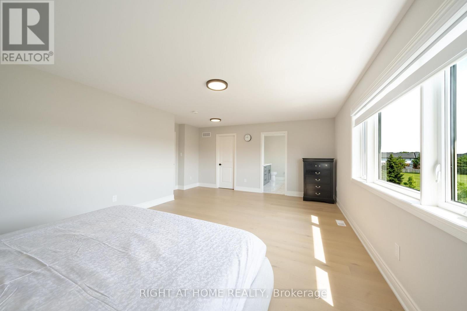 34 HAMPSHIRE PLACE - Image 31