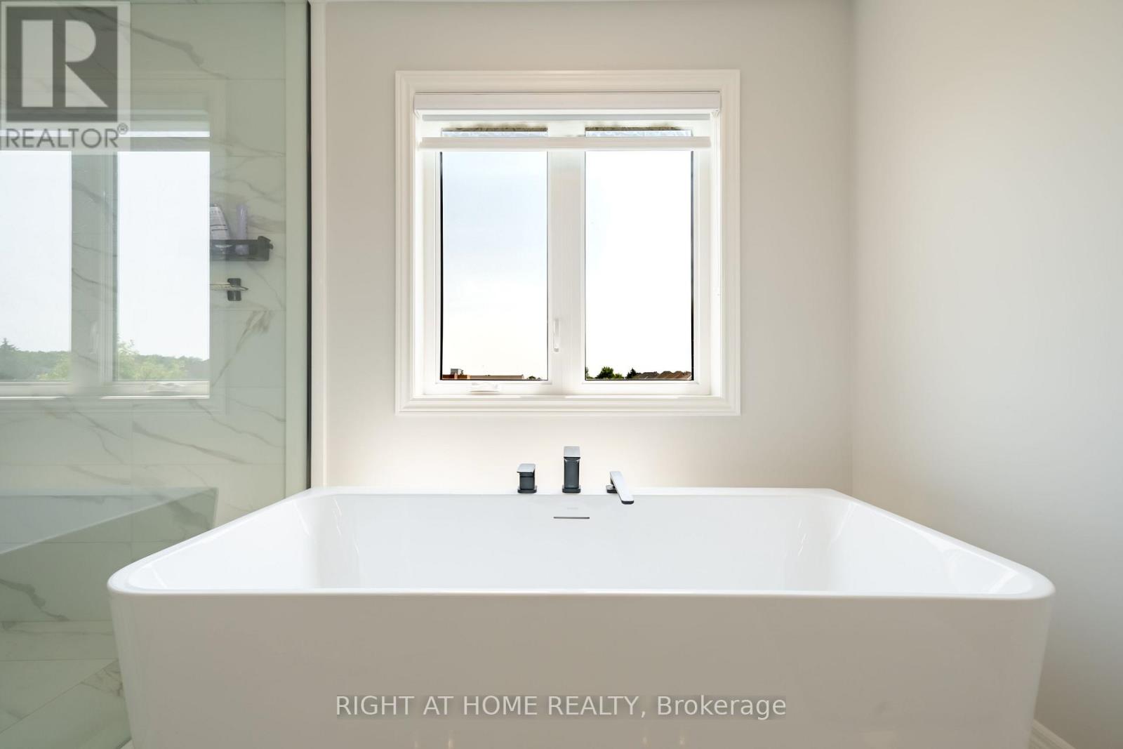 34 HAMPSHIRE PLACE - Image 33