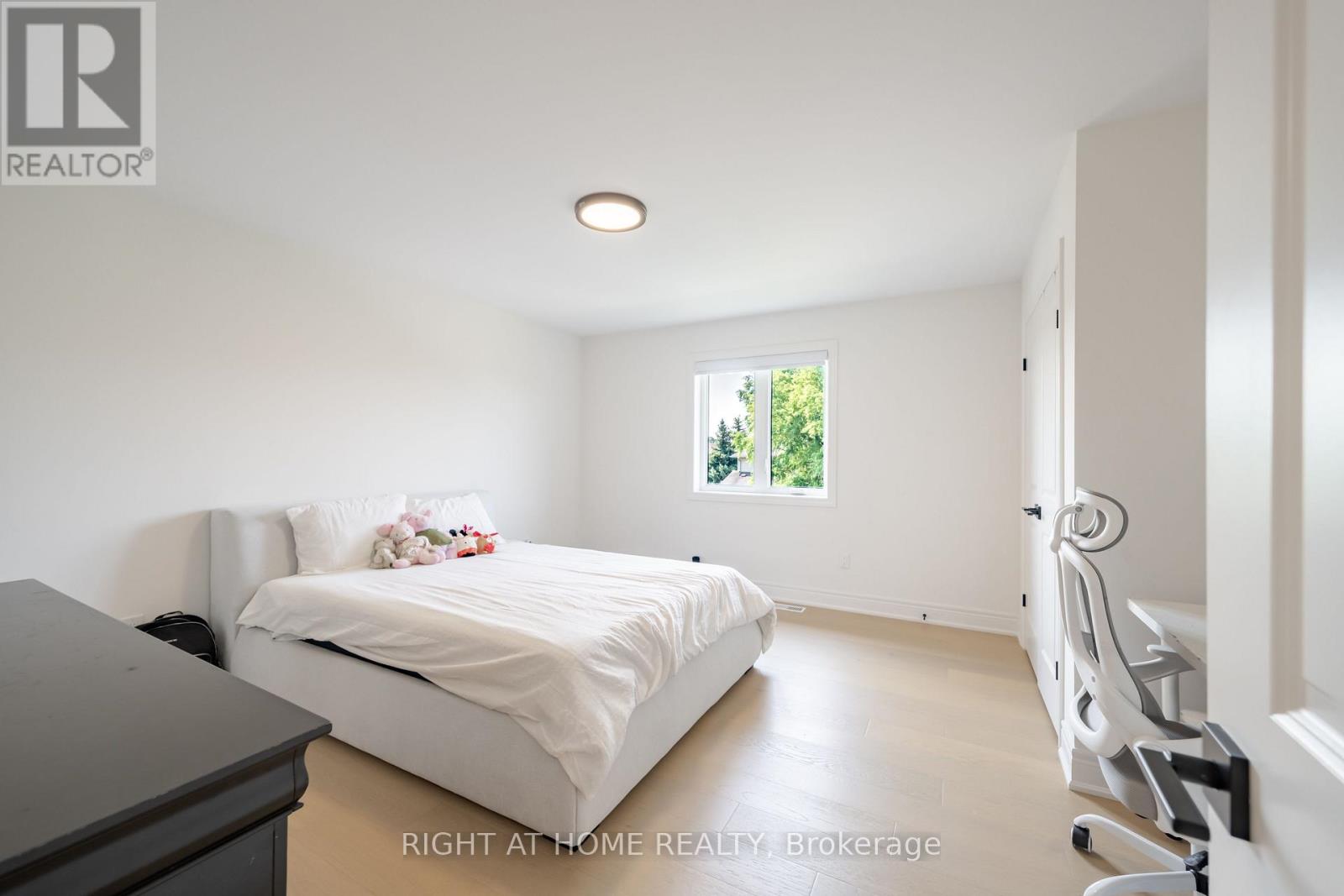 34 HAMPSHIRE PLACE - Image 35