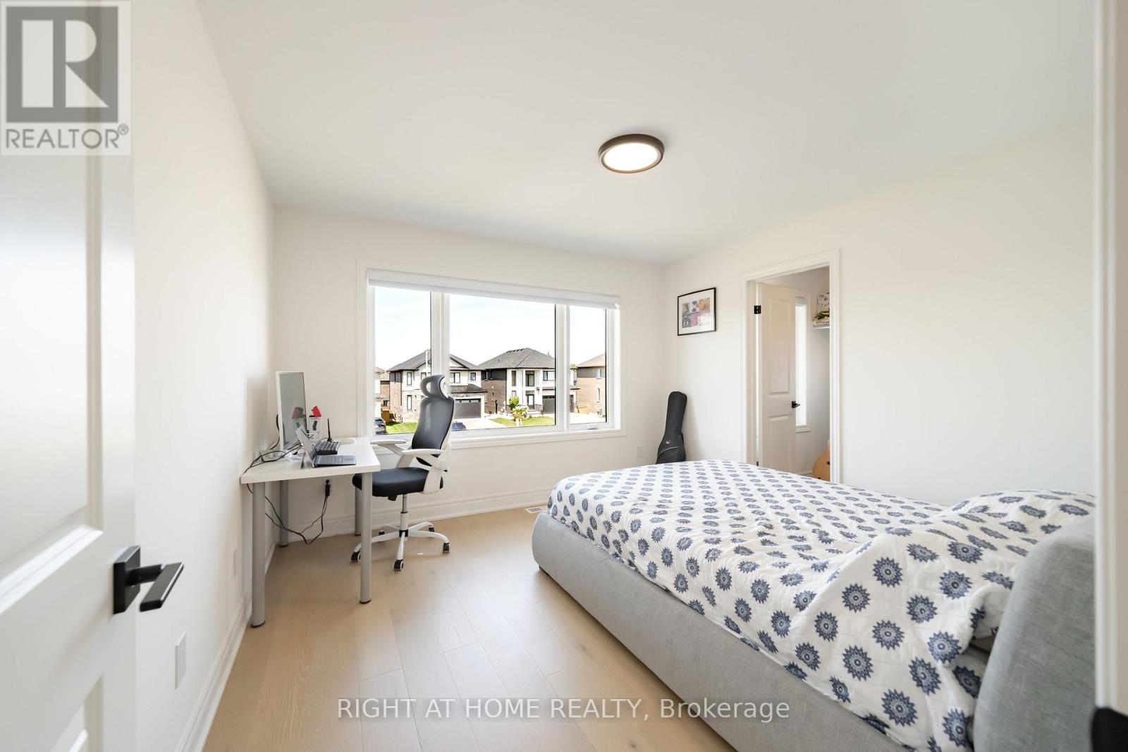 34 HAMPSHIRE PLACE - Image 37