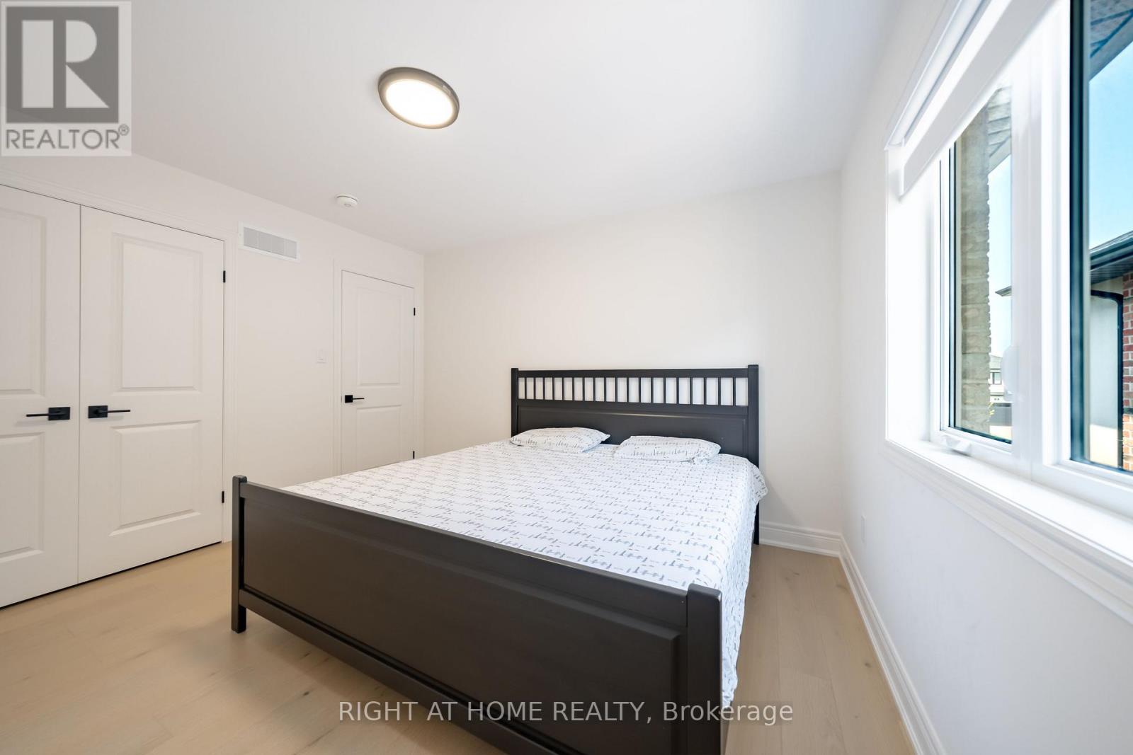 34 HAMPSHIRE PLACE - Image 38