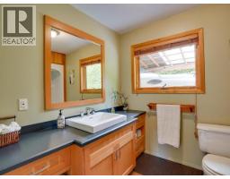 5621 Allen Ave, Powell River, BC V8A4H9 Photo 30