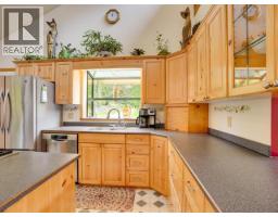 5621 Allen Ave, Powell River, BC V8A4H9 Photo 21