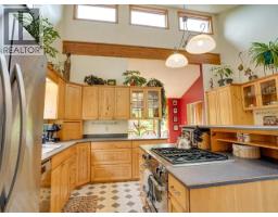 5621 Allen Ave, Powell River, BC V8A4H9 Photo 23