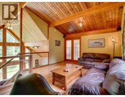 5621 Allen Ave, Powell River, BC V8A4H9 Photo 37