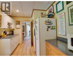 5621 Allen Ave, Powell River, BC V8A4H9 Photo 42