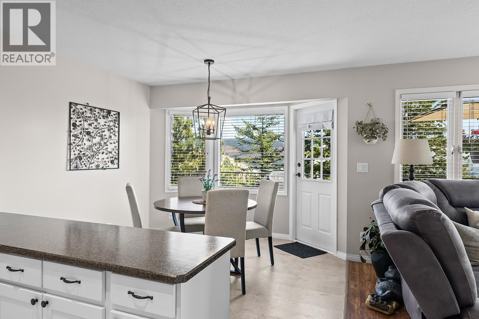 735 Nahanni Place - 16