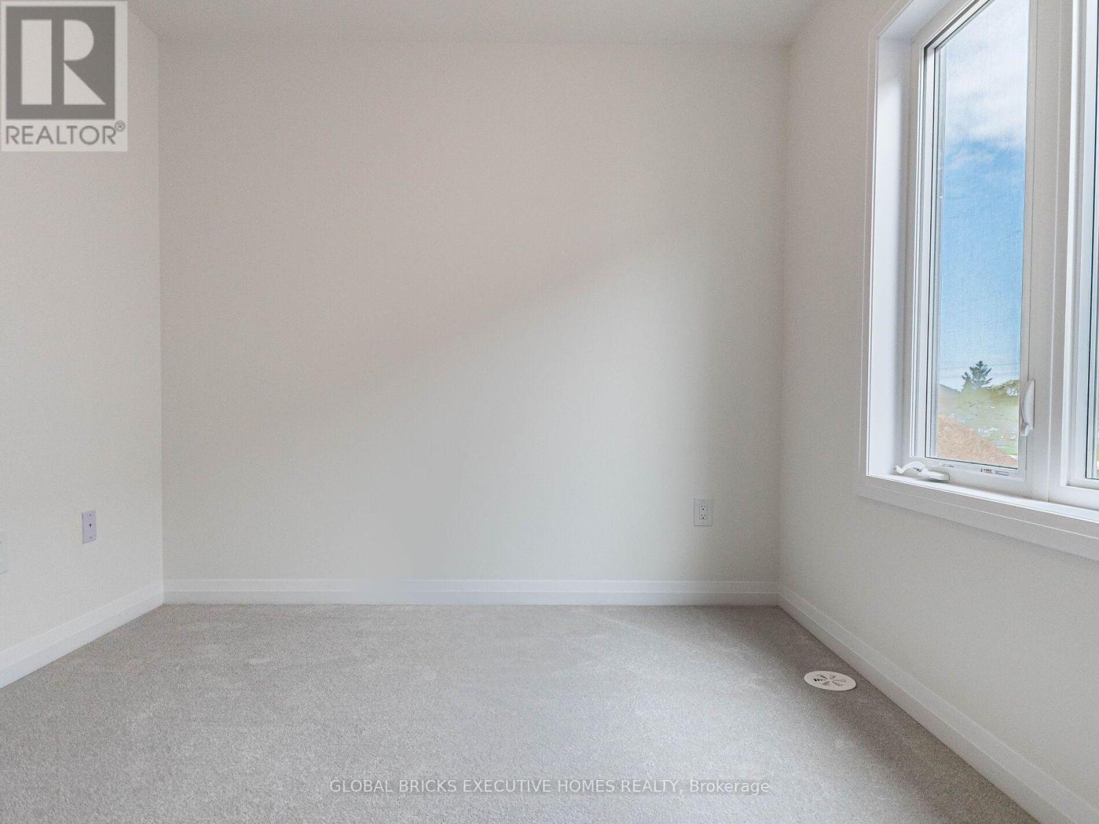 13 CENTRAL MARKET DRIVE - Image 24