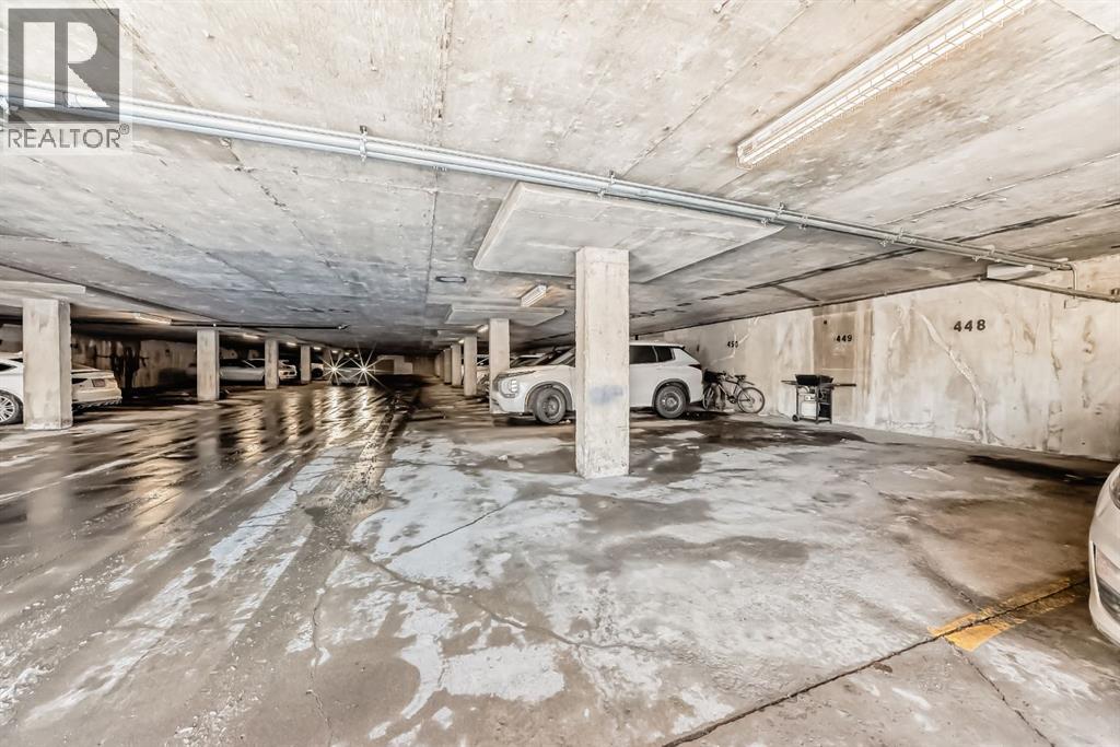 #112 4944 Dalton Drive NW - 36