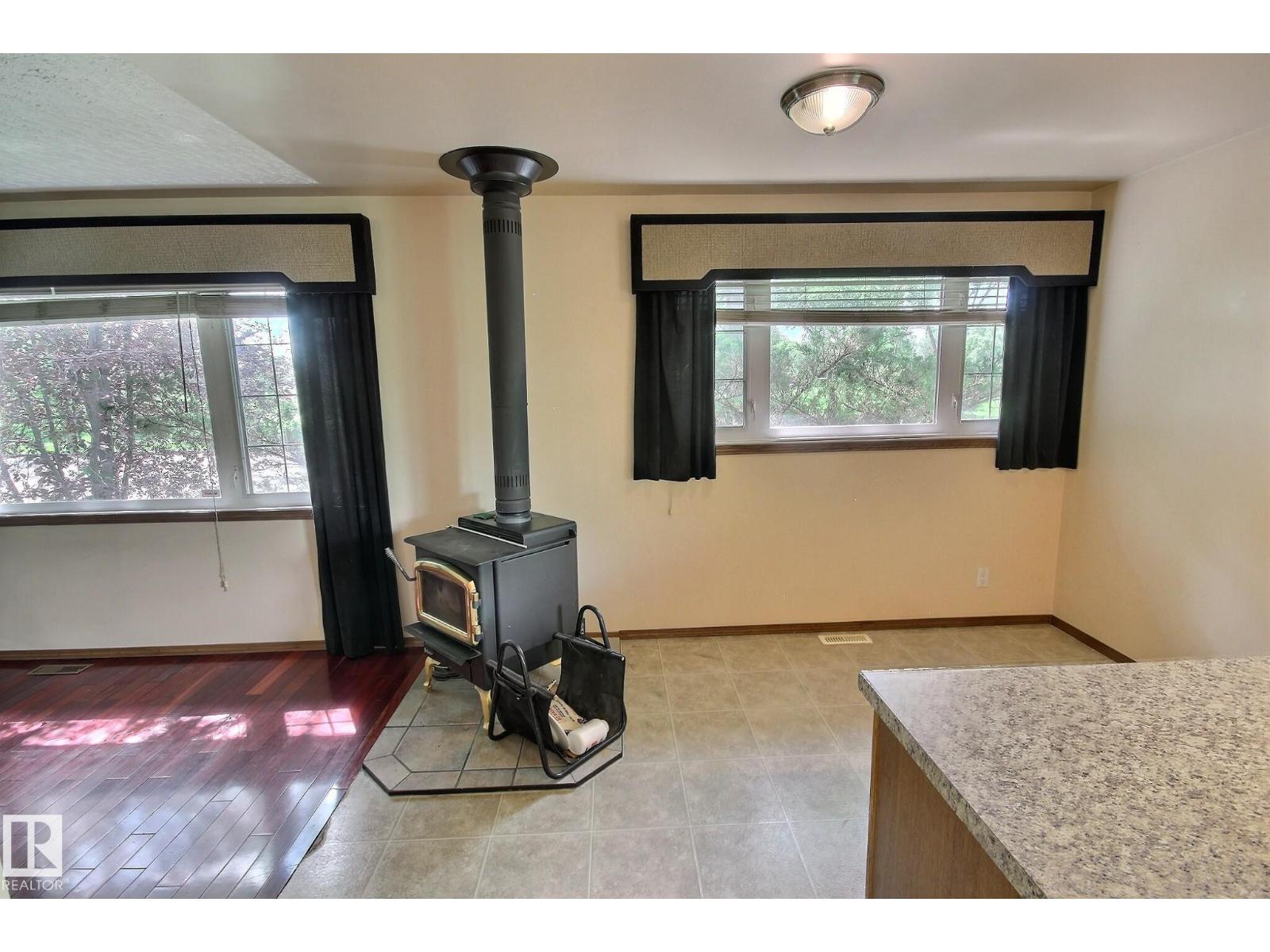 9457 79 ST NW - Image 6