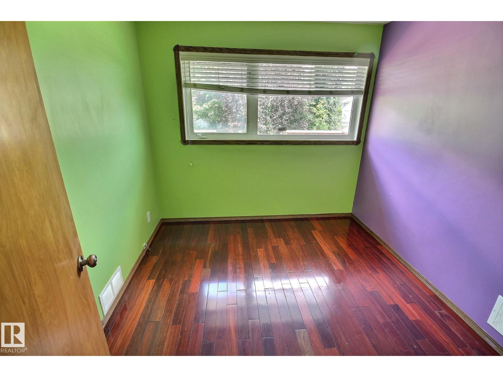 9457 79 ST NW - Image 11