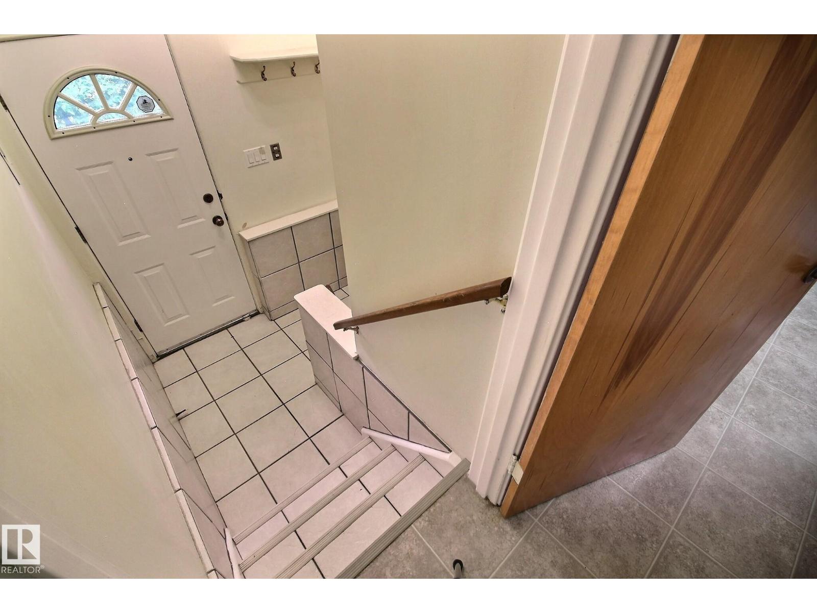 9457 79 ST NW - Image 16