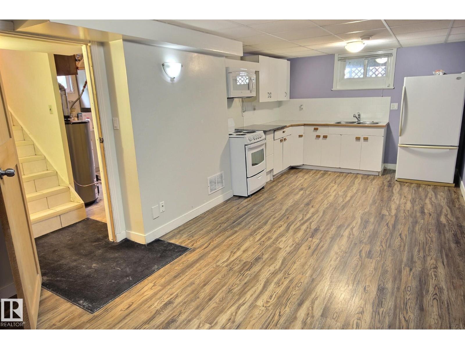 9457 79 ST NW - Image 17