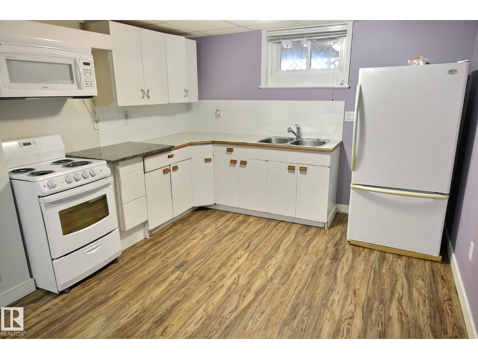 9457 79 ST NW - Image 18