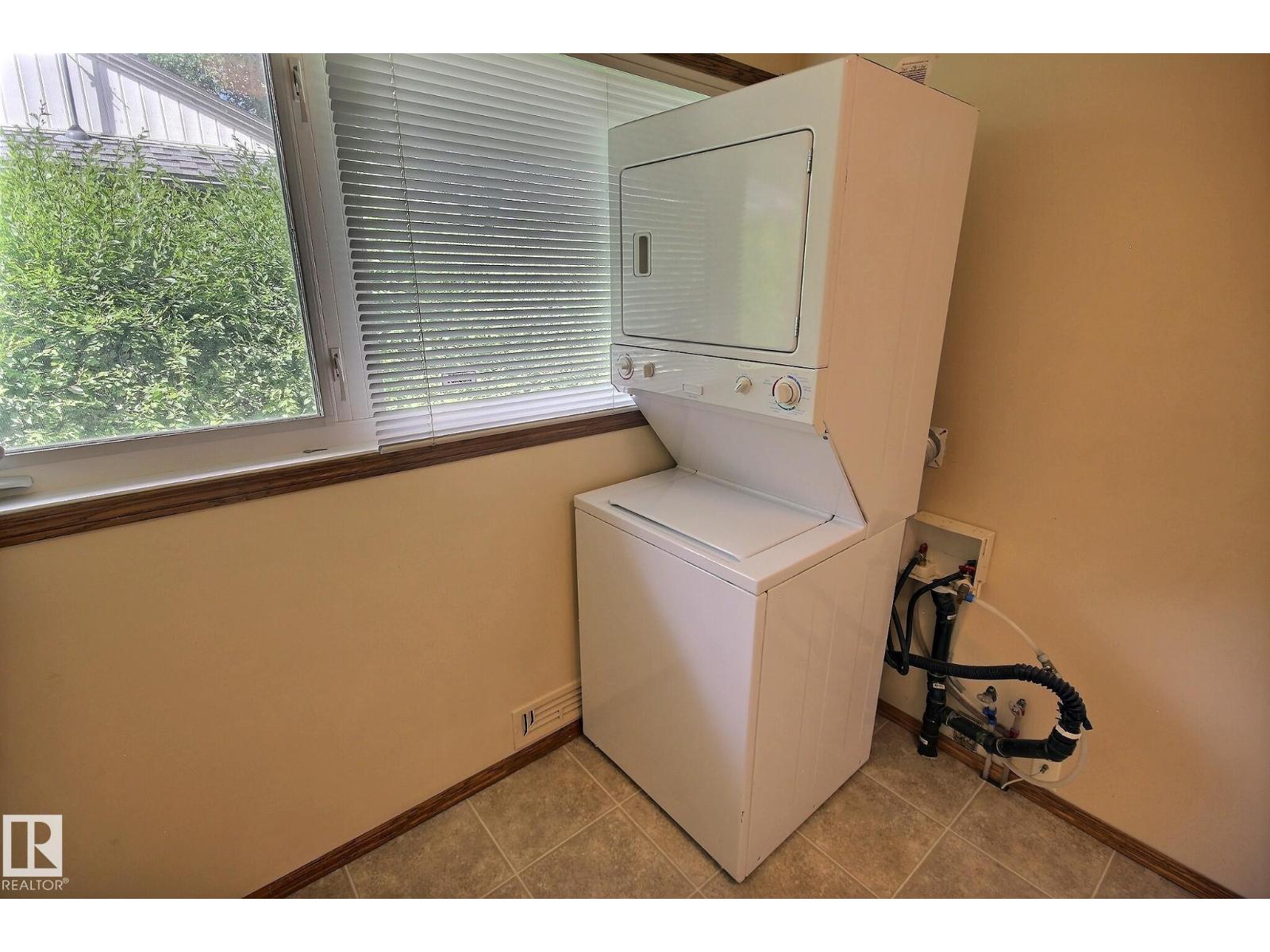 9457 79 ST NW - Image 13