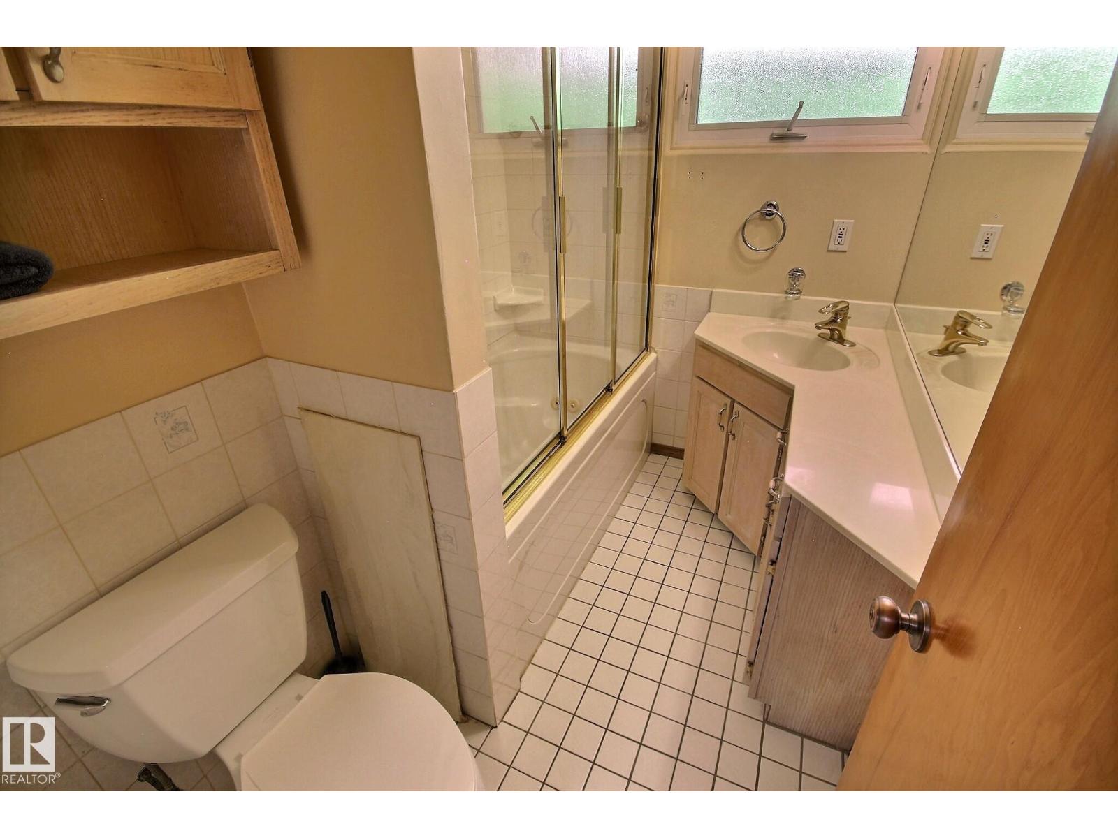 9457 79 ST NW - Image 15