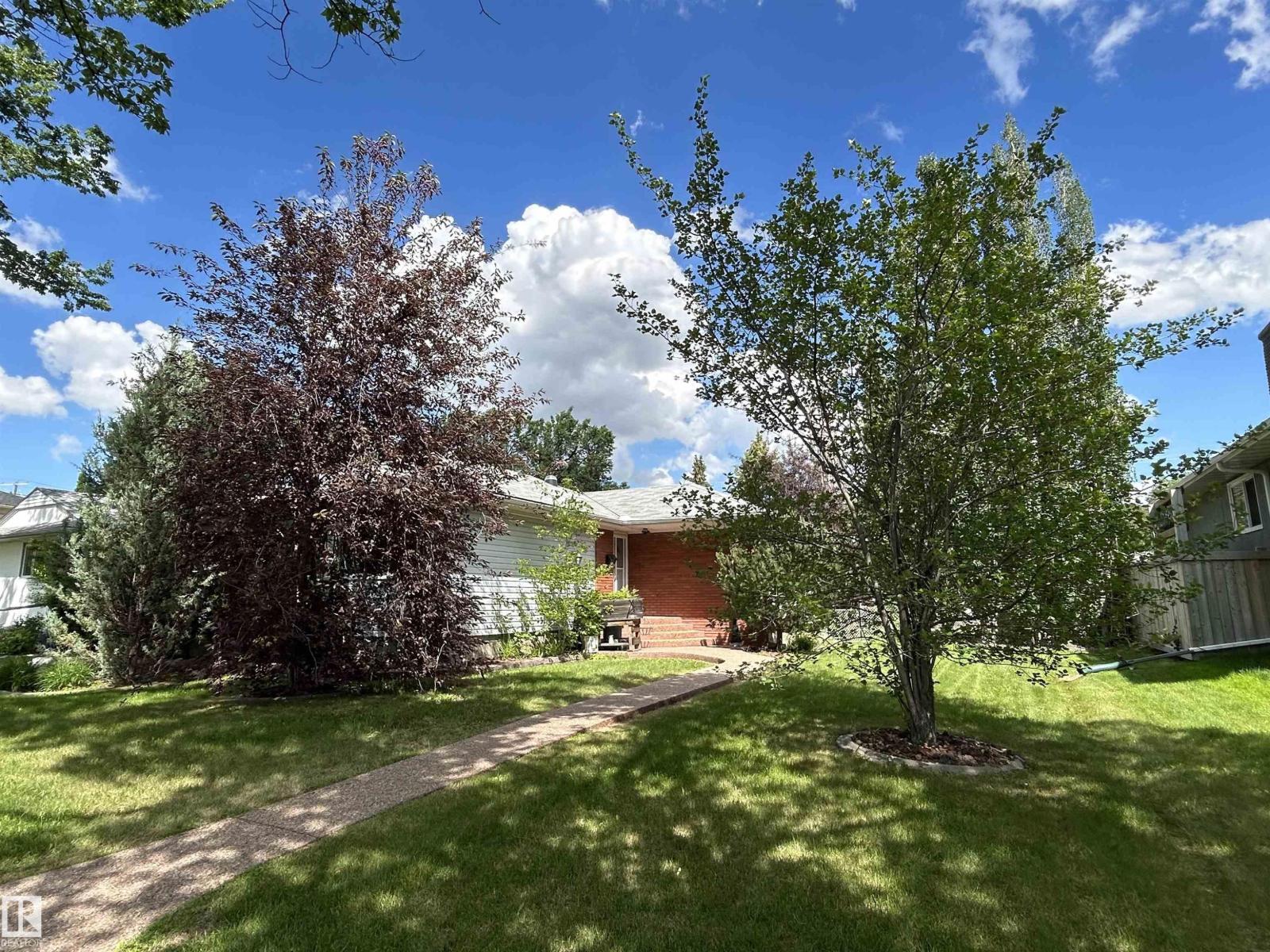 9457 79 ST NW - 33