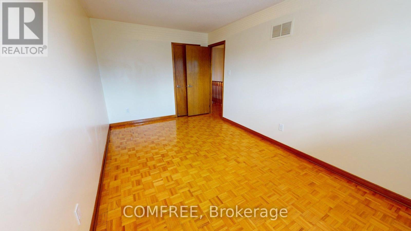 51 VENETIAN CRESCENT - 15