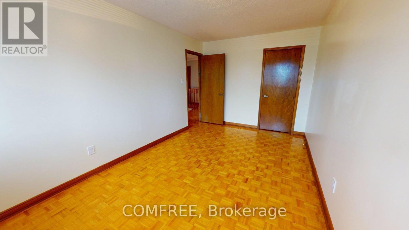 51 VENETIAN CRESCENT - 20