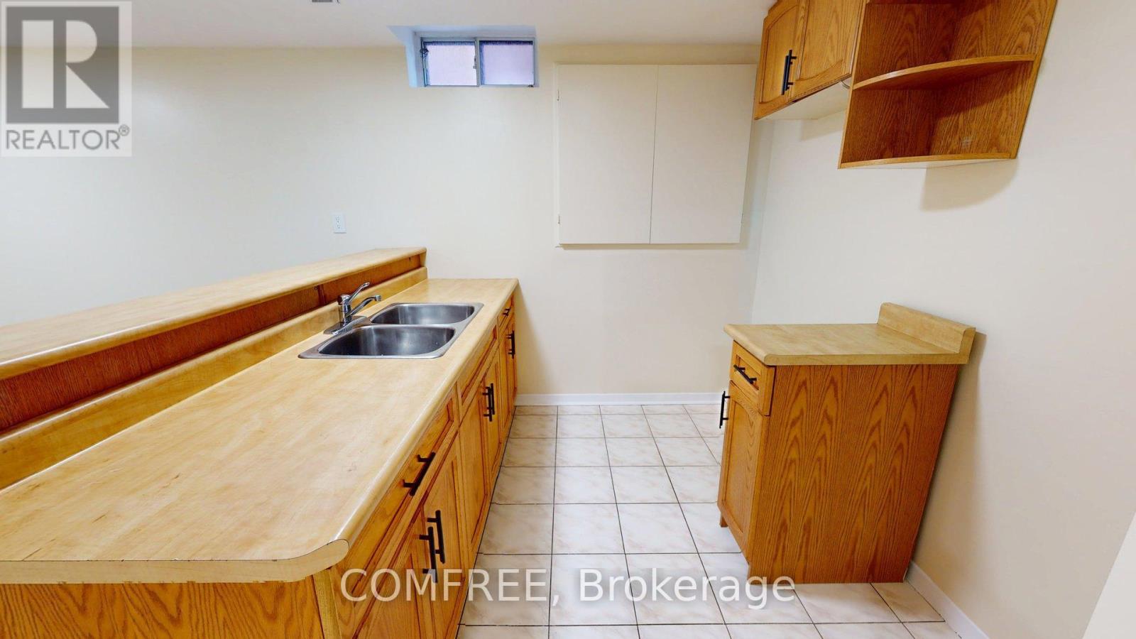 51 VENETIAN CRESCENT - Image 29