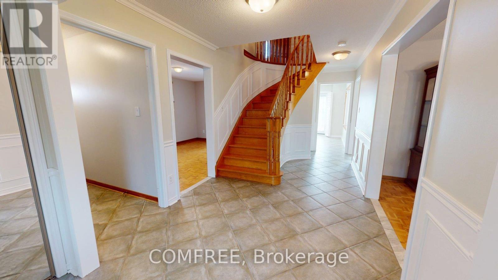 51 VENETIAN CRESCENT - 3