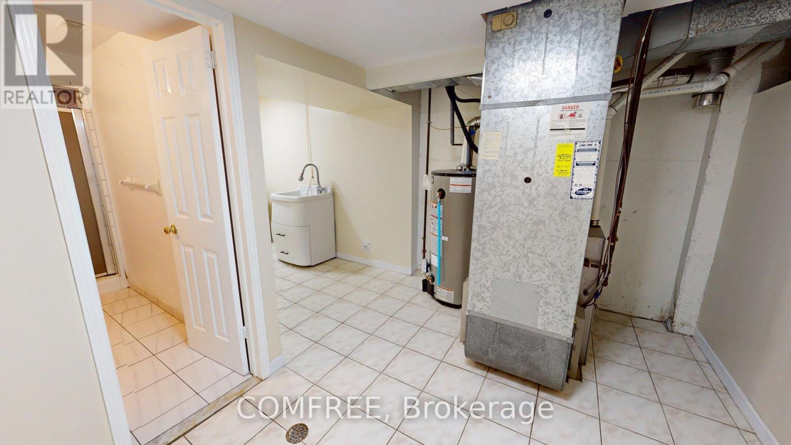 51 VENETIAN CRESCENT - Image 36