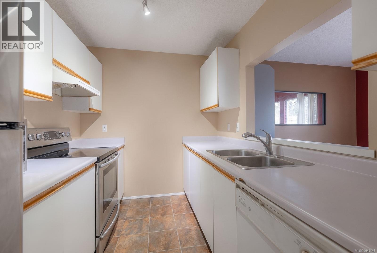 #307 1912 Bowen Rd - Image 4