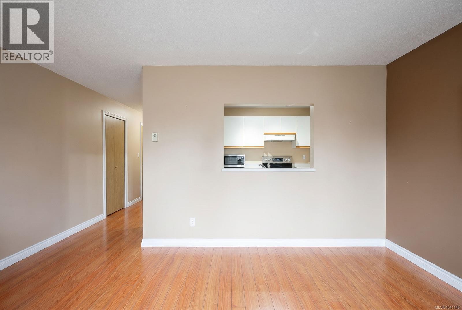 #307 1912 Bowen Rd - Image 9