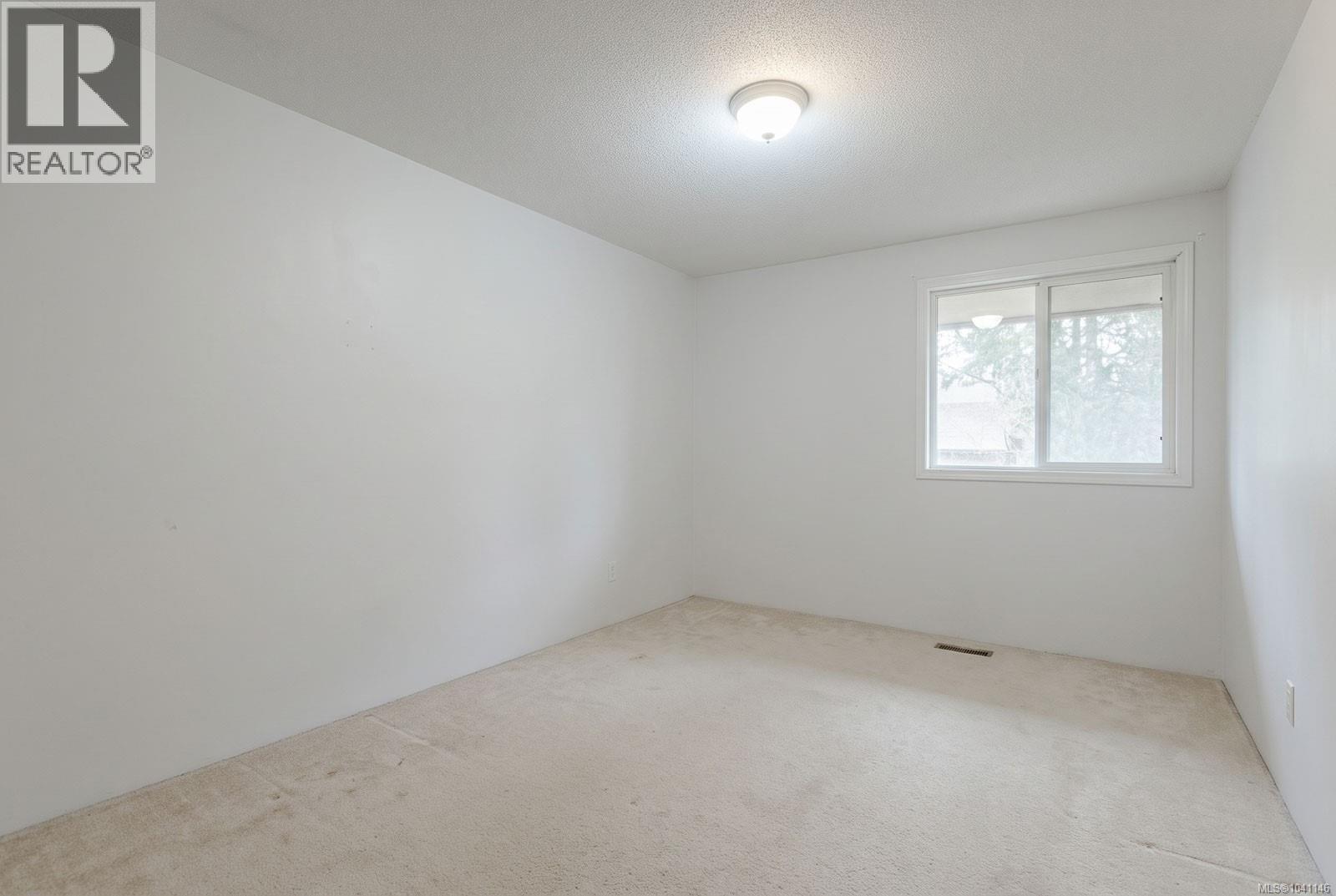 #307 1912 Bowen Rd - 13
