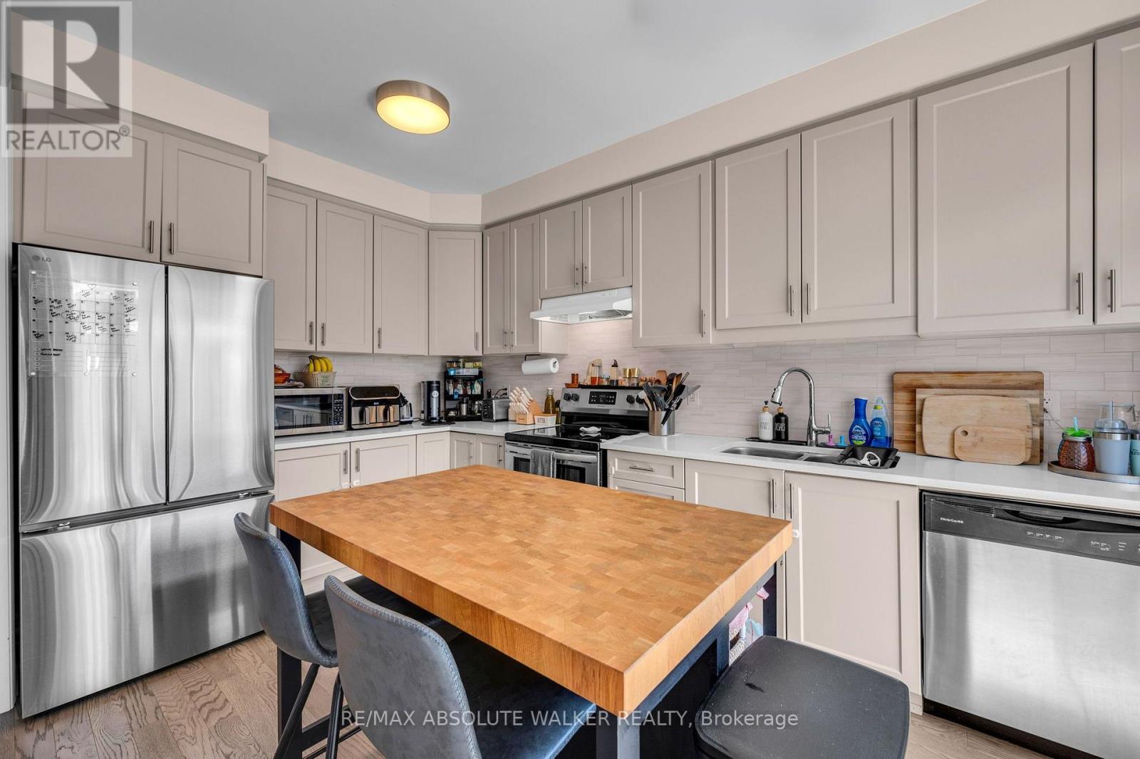 3 Bed, 3 Bath House for Sale in Ottawa – 236 WILLOW ASTER CIRCLE, Ottawa – MLS# X13685016 - Image 12