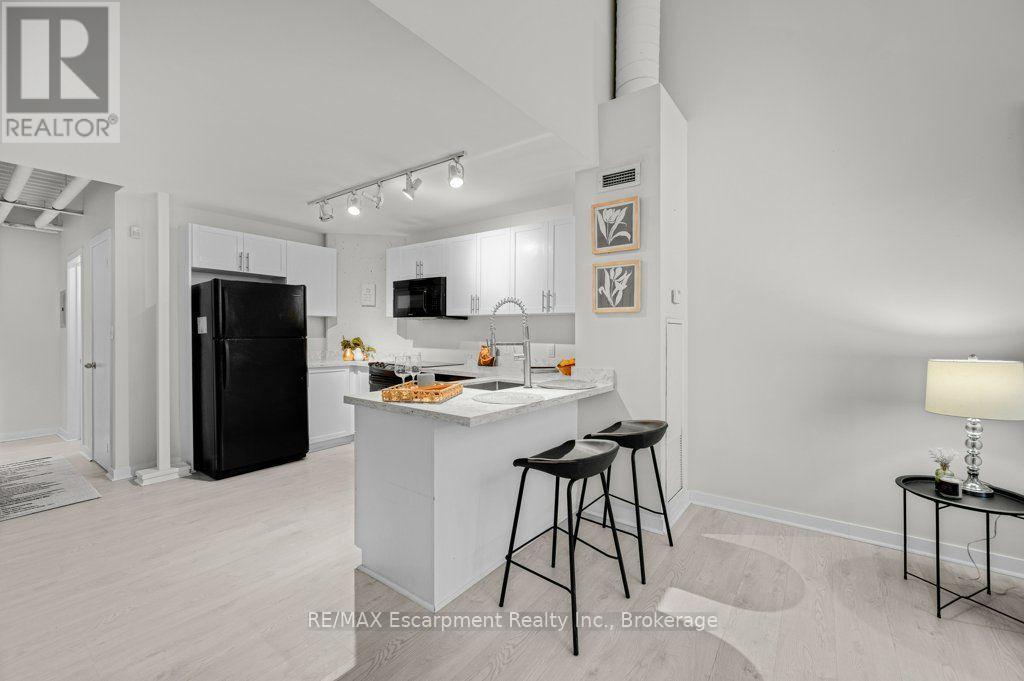#107 66 BAY STREET S - 11