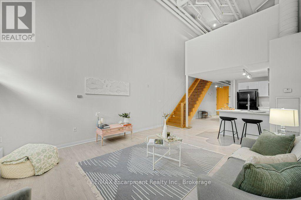 #107 66 BAY STREET S - 17