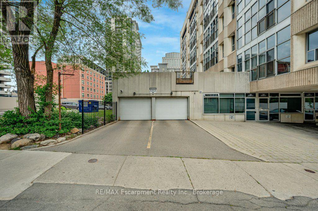 #107 66 BAY STREET S - Image 29