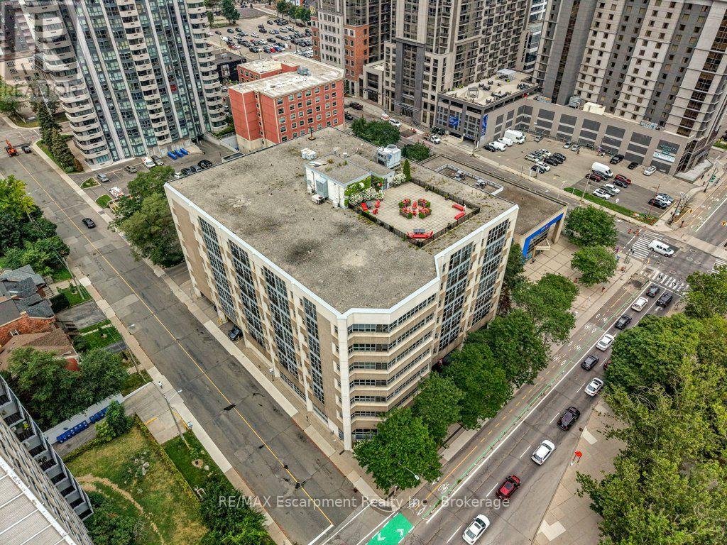 #107 66 BAY STREET S - 33