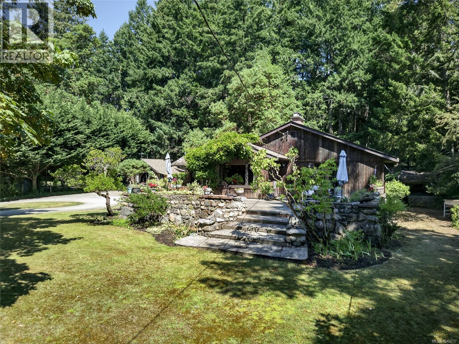 1390 Laurel Rd - 2