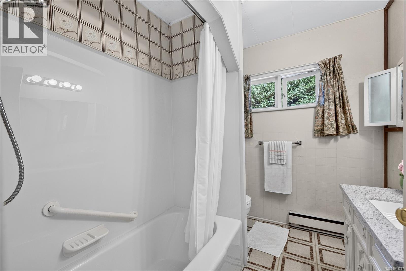 1390 Laurel Rd - 25